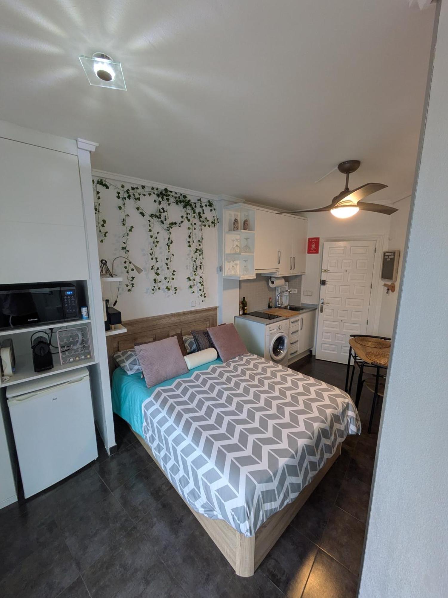 Estudio Con Piscina, Playa Y Wifi Denia Kültér fotó