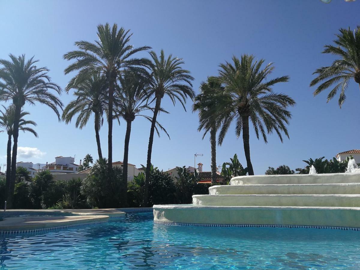 Estudio Con Piscina, Playa Y Wifi Denia Kültér fotó