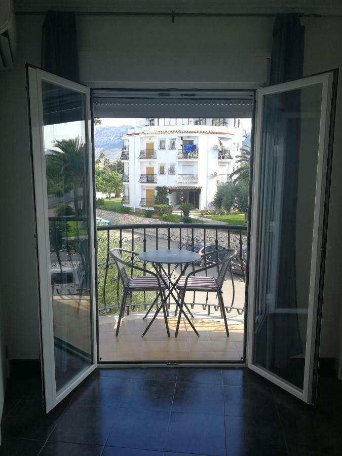 Estudio Con Piscina, Playa Y Wifi Denia Kültér fotó